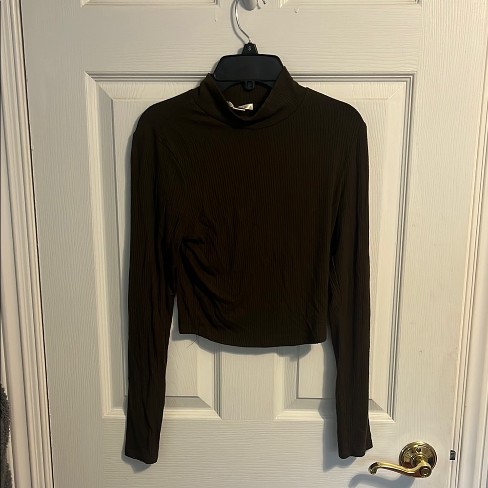 Bozzolo Black Fitted Crop Top